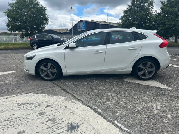 Volvo V40 2015 328297063