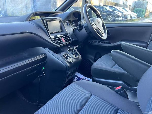 182 Toyota Voxy Hybrid Power Door 336047469