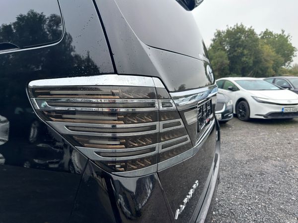 2014 TOYOTA ALPHARD HYBRID 7 seats 400040565