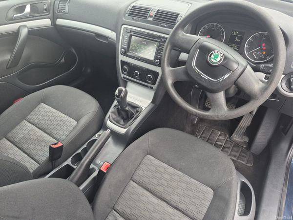 2012 Skoda Octavia  Manual 400060847
