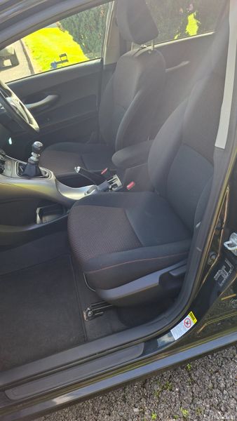 Toyota Auris 2012 400069665
