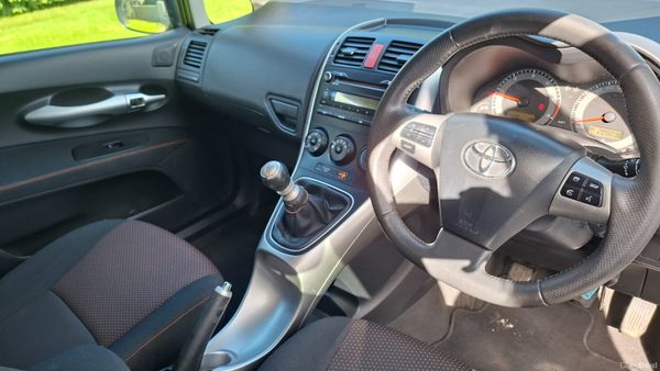 Toyota Auris 2012 400069667