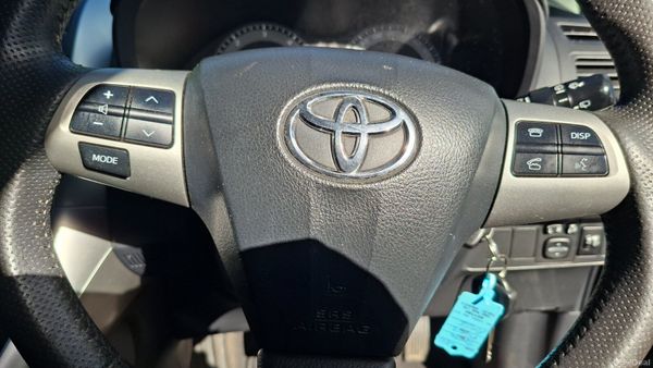 Toyota Auris 2012 400069679
