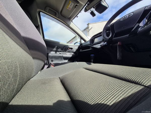 2016 Toyota Aqua 400070127