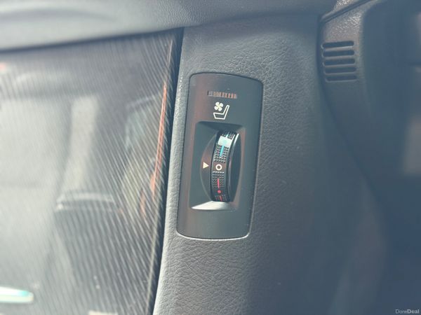 2011 Toyota Crown 3.5 V6 Hybrid | 99,500 KM | 400165313