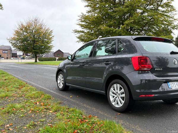 Volkswagen Polo 2017 Trandline Low mileage 400189553