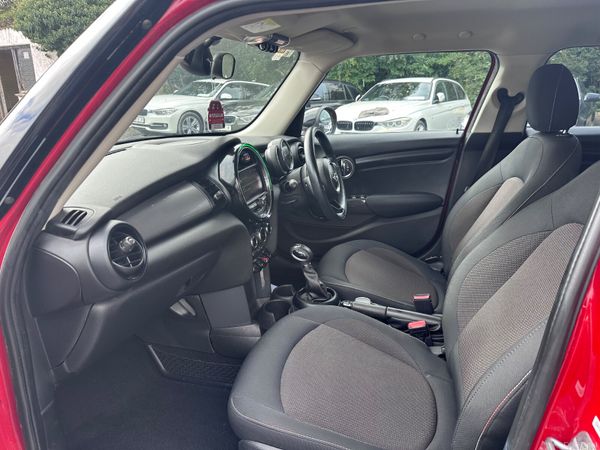 17 Mini Cooper 1.5 D 400126395