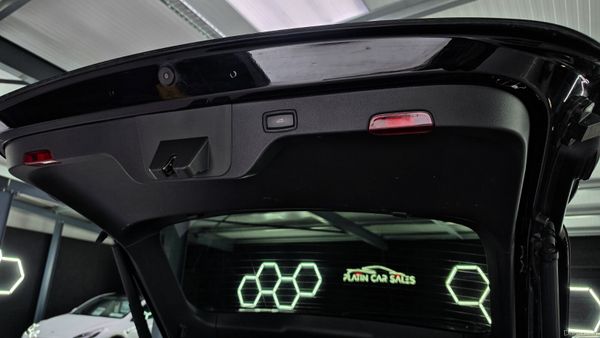 🔥2024 Porsche Macan 4 Electric 400128333