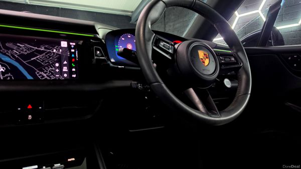 🔥2024 Porsche Macan 4 Electric 400128449