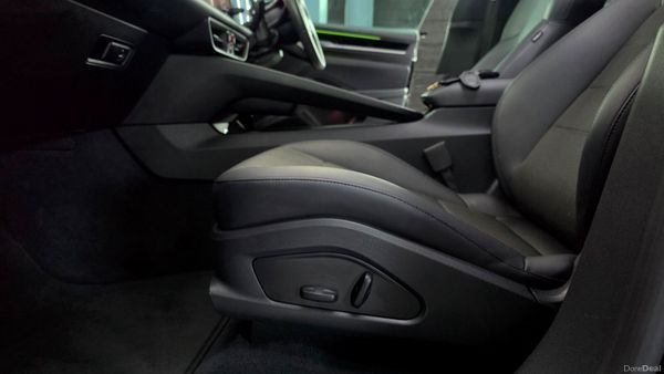 🔥2024 Porsche Macan 4 Electric 400128451