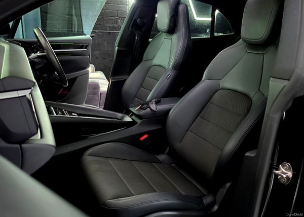 🔥2024 Porsche Macan 4 Electric 400128453