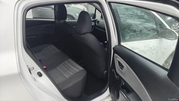 Toyota Yaris 1.0 VVT-i 5Dr Luna 400262621