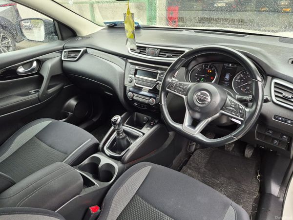2017 Nissan Qashqai (1 owner & low milage) 400355205