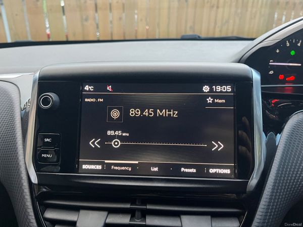 Peugeot 2008 2018 400359793