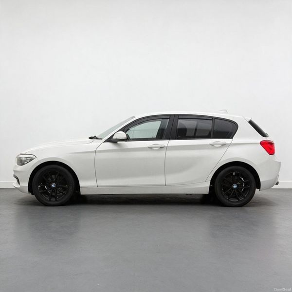 2017 BMW 1-Series SE, 4 of 12