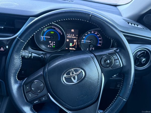 2018 Toyota Auris Hybrid Automatic/ Modellista 400304509