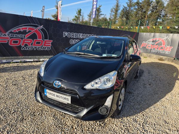 2015 Toyota Aqua -, 2 of 10