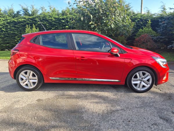 202 Renault Clio 1.0L Play Tce New Model... 400473675