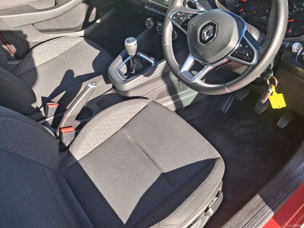 202 Renault Clio 1.0L Play Tce New Model... 400473685
