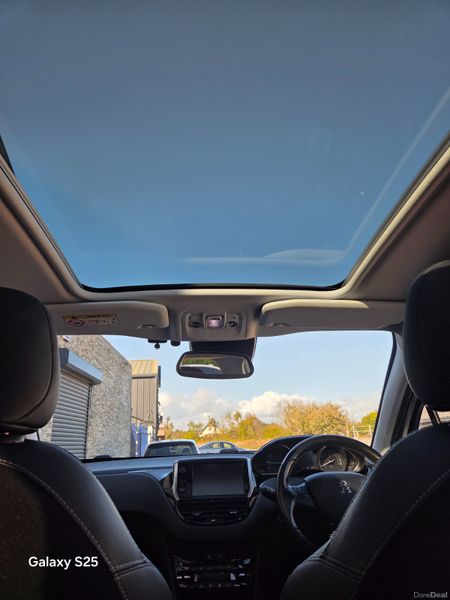 2017 Peugeot 2008 / PAN ROOF 10,750 400484681