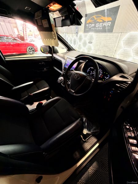 2019 Toyota Noah 1.8 Petrol Hybrid 94k 400491487