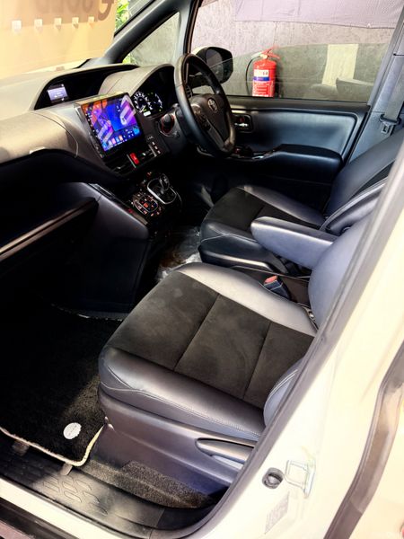 2019 Toyota Noah 1.8 Petrol Hybrid 94k 400491495