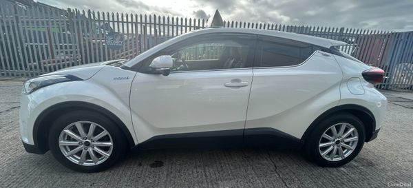 2019 Toyota C-HR | FINANCE ARRANGED | G Package 400437395