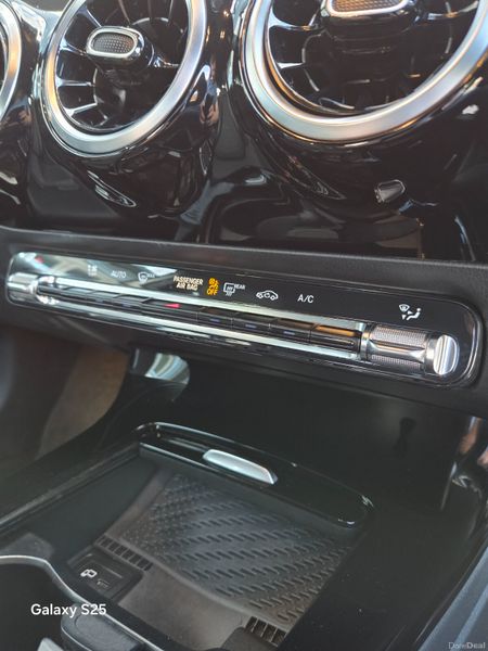 2021 mercedes Aclass / LOW MILEAGE 400541821