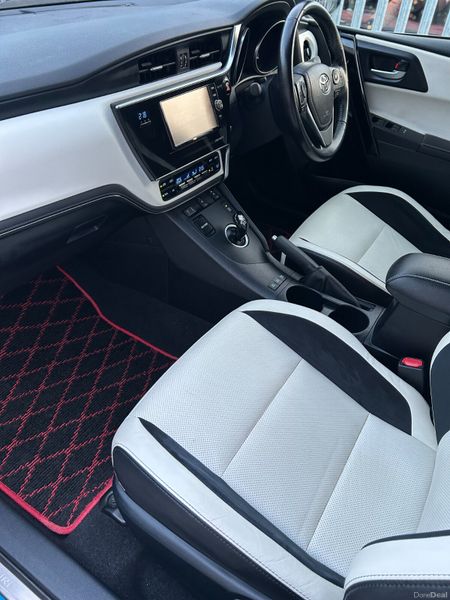 2017 Toyota Auris G Package 400563353