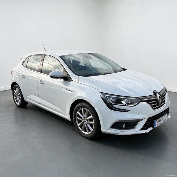 2018 Renault Megane DYNAMIQUE NAV, 4 of 10