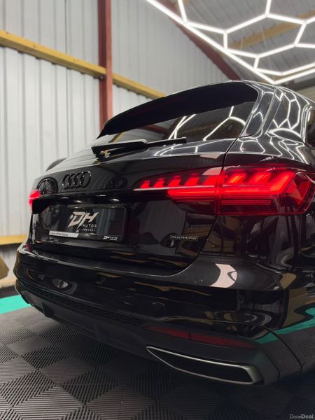 2022 Audi A4 40TDI Quattro Sline - Black edition! 400565469