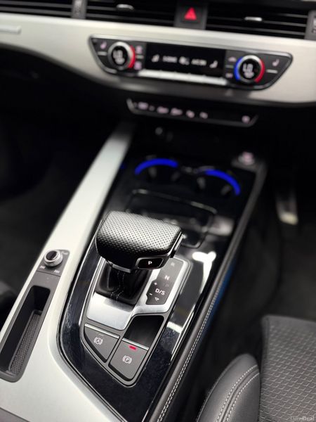 2022 Audi A4 40TDI Quattro Sline - Black edition! 400565483