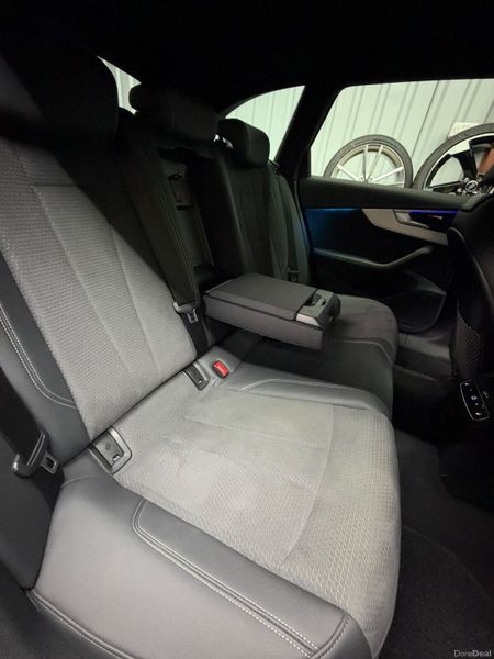 2022 Audi A4 40TDI Quattro Sline - Black edition! 400565487
