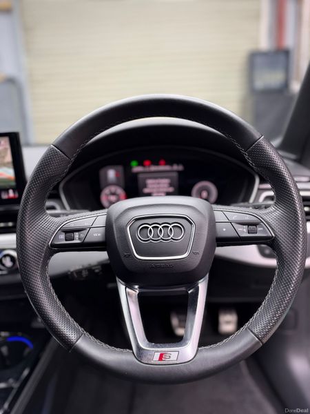 2022 Audi A4 40TDI Quattro Sline - Black edition! 400565489