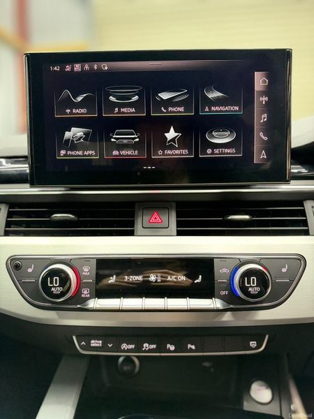 2022 Audi A4 40TDI Quattro Sline - Black edition! 400565491