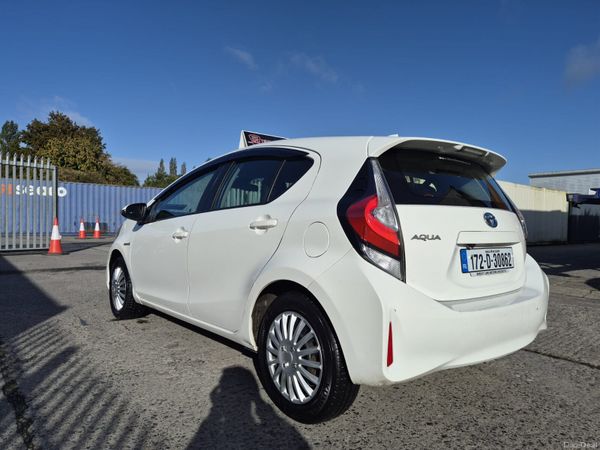 2017 Toyota Aqua  (LONG NCT) 400511183
