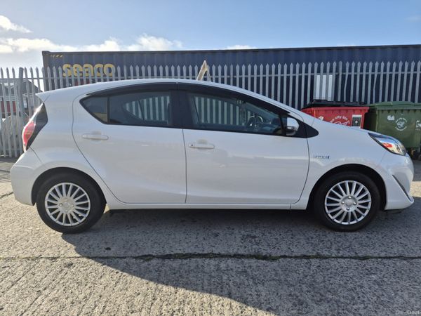 2017 Toyota Aqua  (LONG NCT) 400511185
