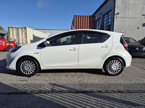 2017 Toyota Aqua  (LONG NCT) 400511191