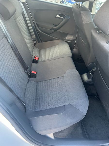 2014 Volkswagen Polo | White Automatic 400528411
