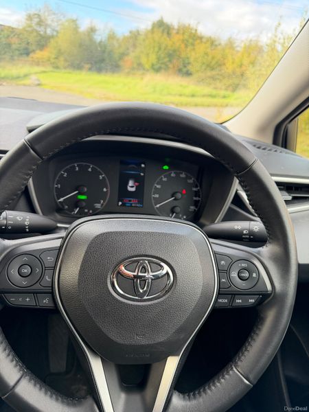 Toyota Corolla Touring 2023 400669877