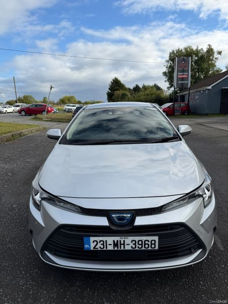 Toyota Corolla Touring 2023 400669881