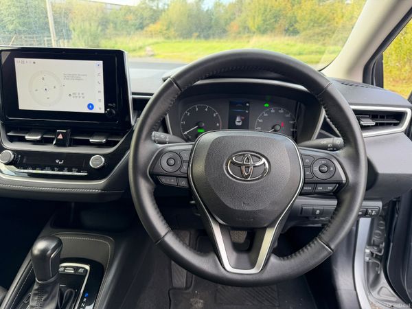 Toyota Corolla Touring 2023 400669885