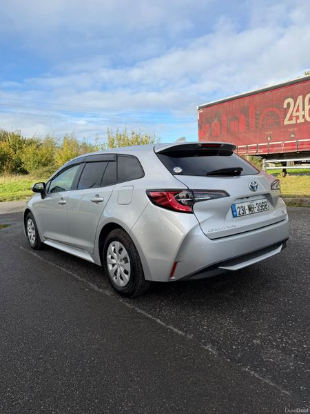 Toyota Corolla Touring 2023 400669929