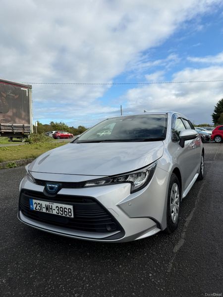 Toyota Corolla Touring 2023 400669931