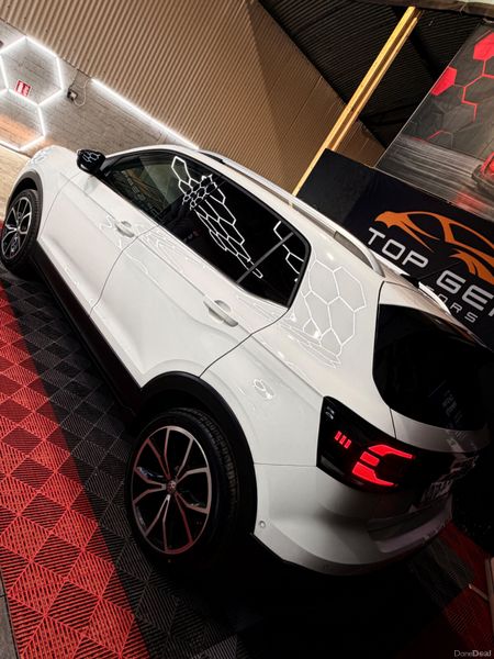 2020 VW T-CROSS Pearl white 400676565