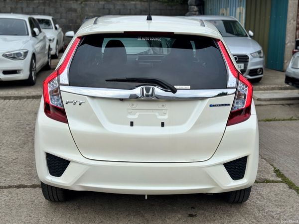 HONDA FIT 1.5L HYBRID AUTOMATIC 2015 69000KM ONLY 400606107