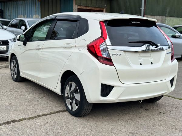 HONDA FIT 1.5L HYBRID AUTOMATIC 2015 69000KM ONLY 400606121