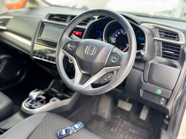 HONDA FIT 1.5L HYBRID AUTOMATIC 2015 69000KM ONLY 400606127