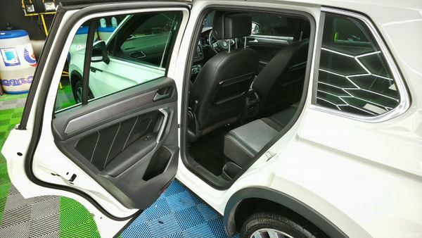 VW Tiguan R-Line 2017 AA Approved 1 Year Warranty 400746733