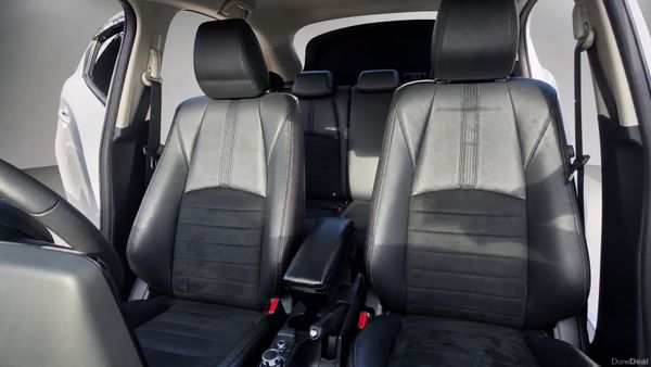MAZDA DEMIO 1.5L Diesel Leather Interior 400747051